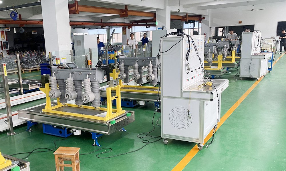 Pole-mounted vacuum circuit breaker assembly production line